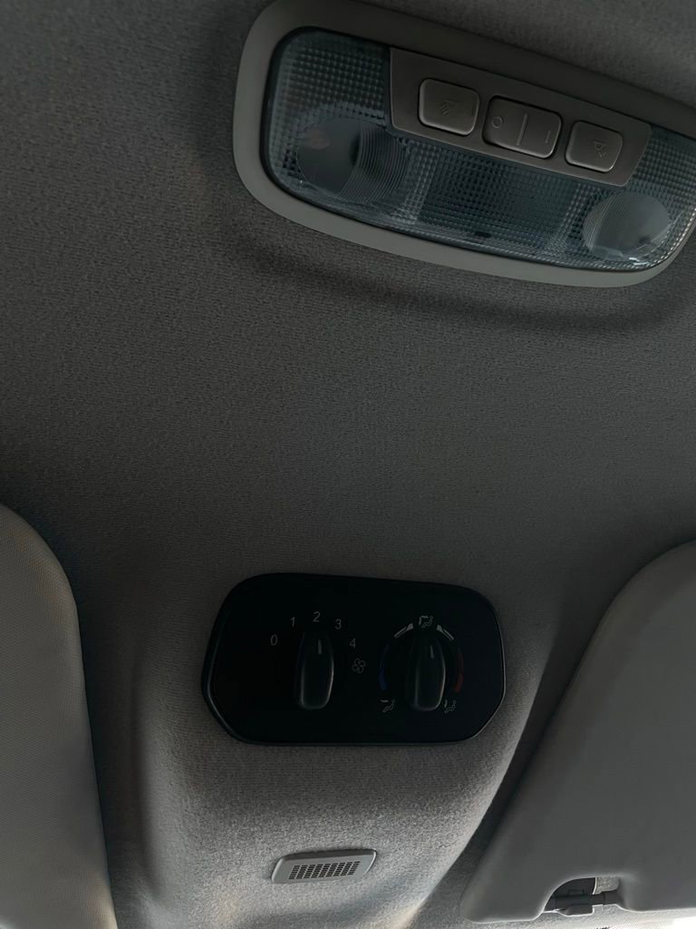 Used 2017 Ford Transit 150 XL image 32