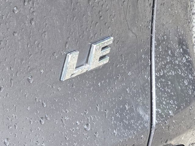 Used 2019 Toyota RAV4 LE FWD image 9