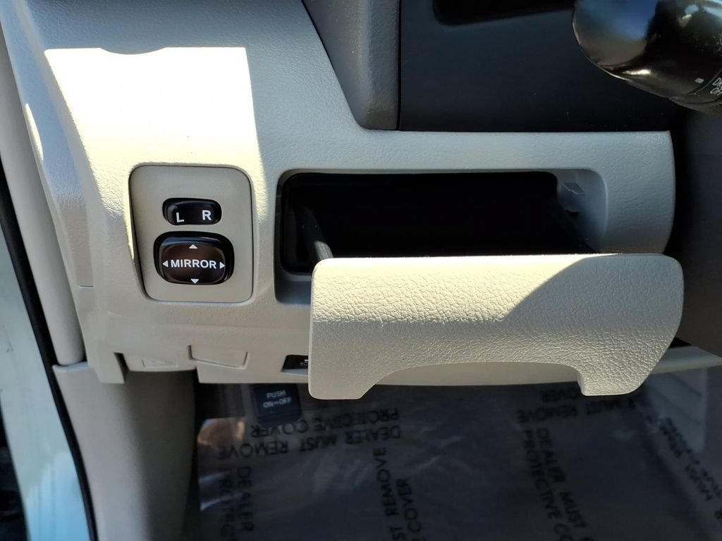 Used 2011 Toyota Camry XLE w/ SE/XLE Extra-Value Pkg FWD image 18