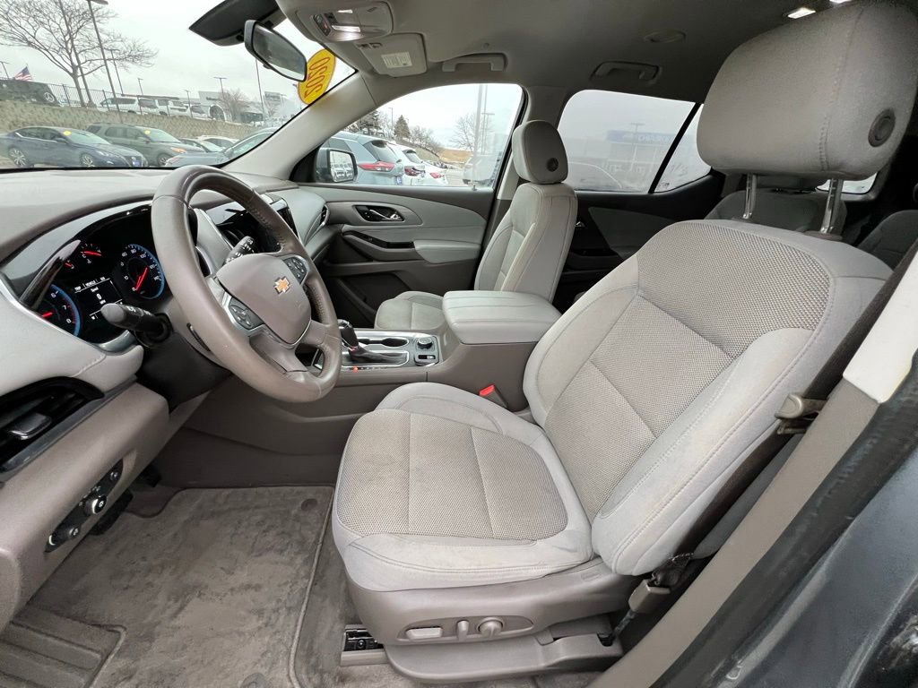 Used 2020 Chevrolet Traverse LT image 17