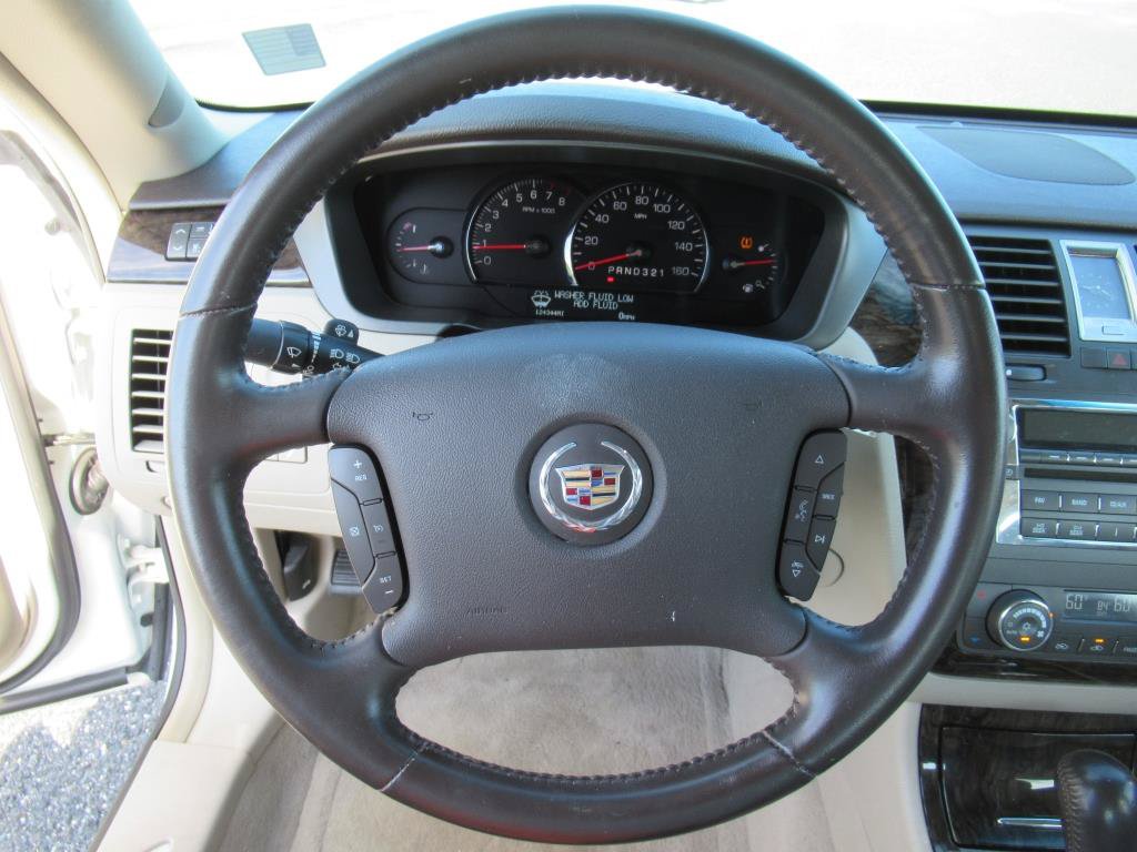 Used 2009 Cadillac DTS FWD image 16