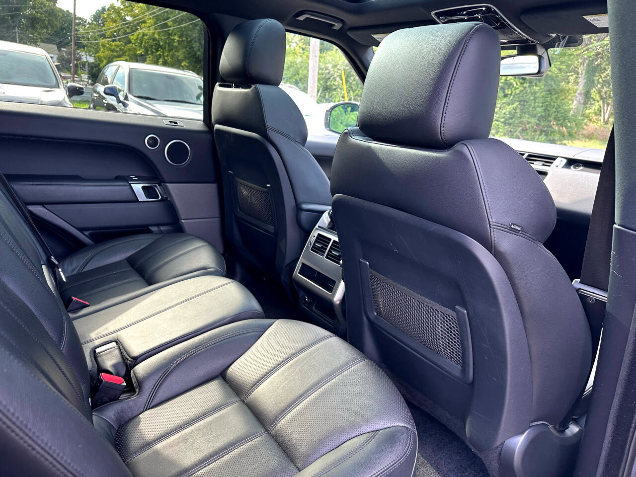 Used 2016 Land Rover Range Rover Sport SE image 31