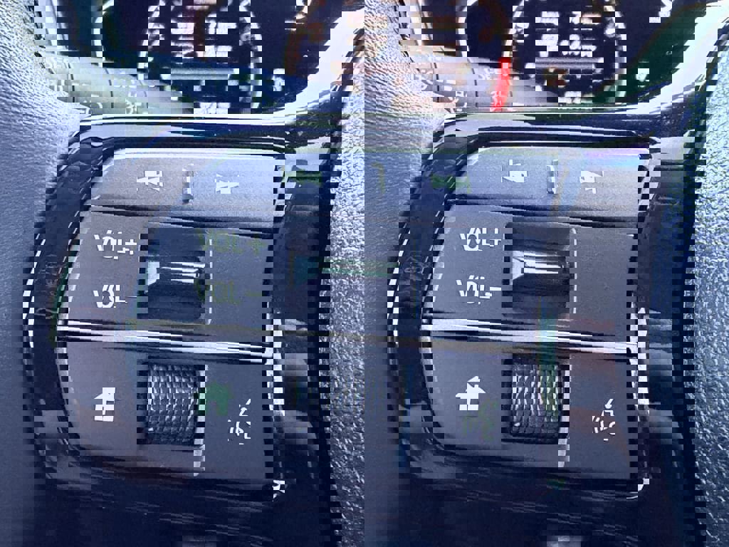 Used 2025 Honda Pilot Touring image 32