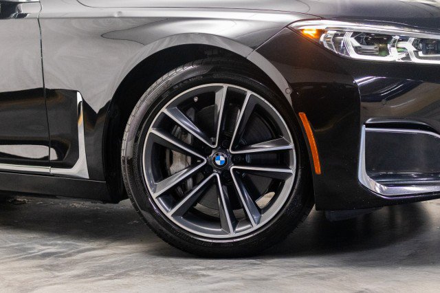 Used 2020 BMW 750i xDrive AWD/4WD image 3