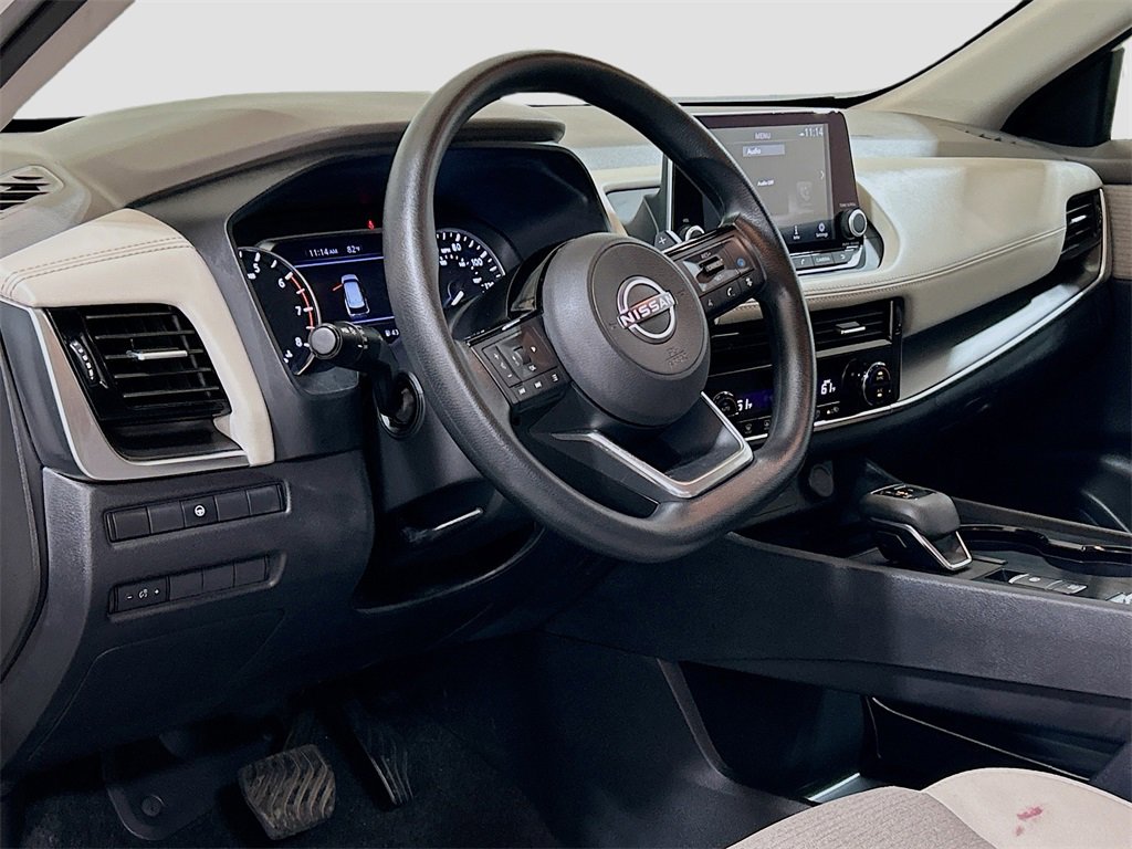 Used 2023 Nissan Rogue SV image 7