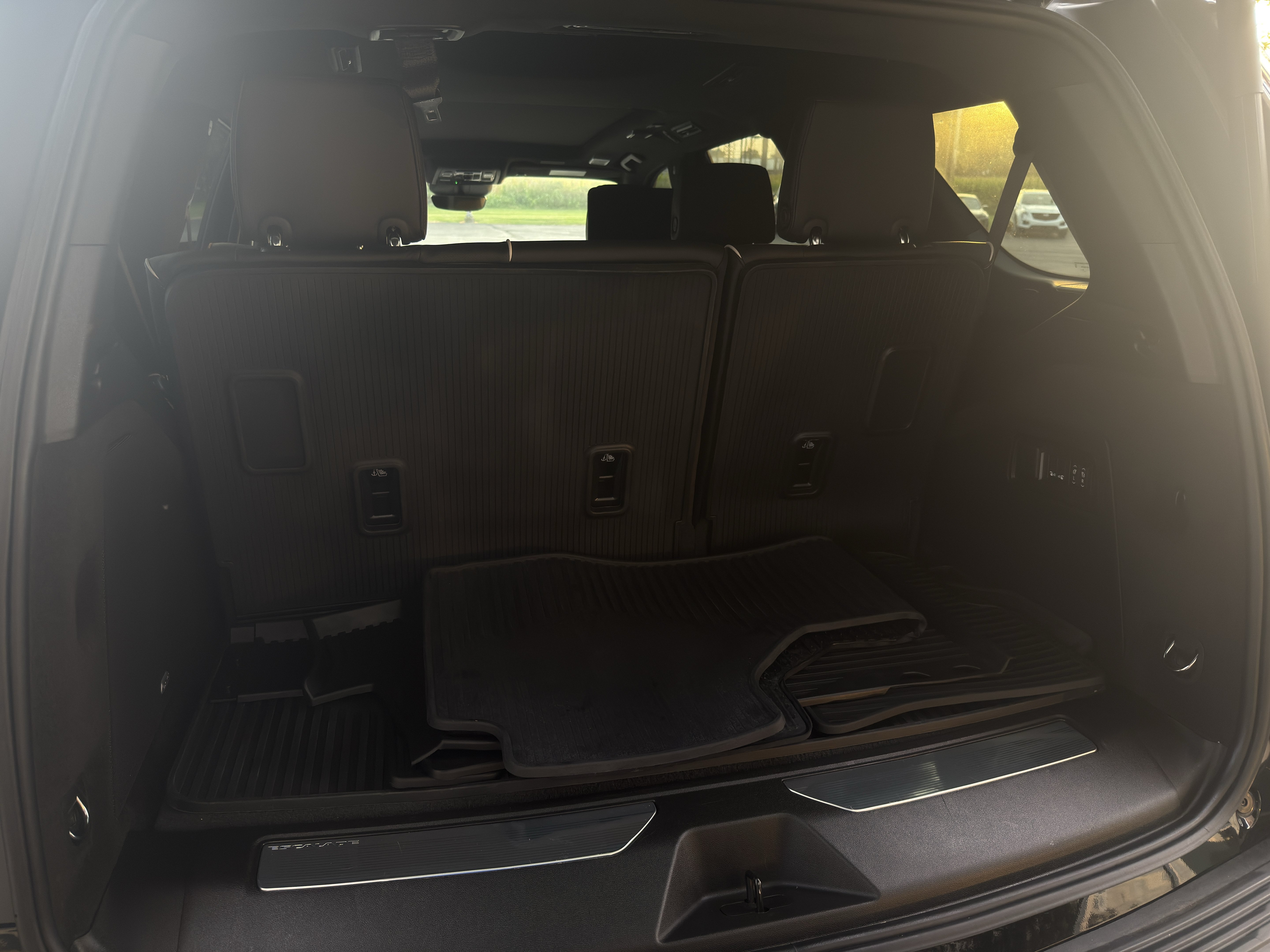Used 2025 Cadillac Escalade V w/ LPO, ONYX Package AWD/4WD image 8