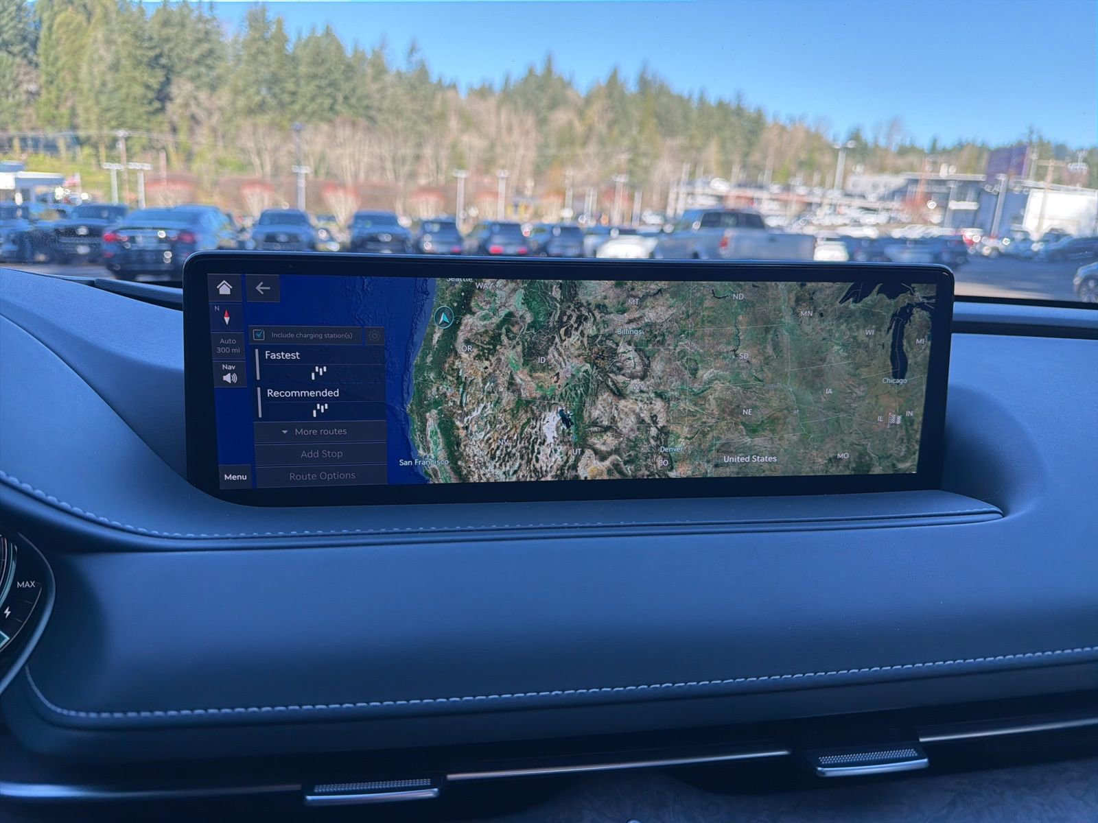 Used 2023 Genesis G80 image 8