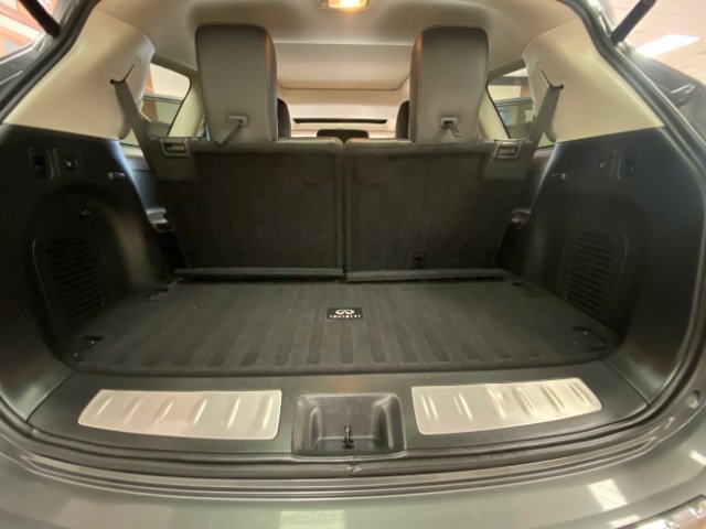 Used 2019 INFINITI QX60 Luxe w/ Sensory Package image 10