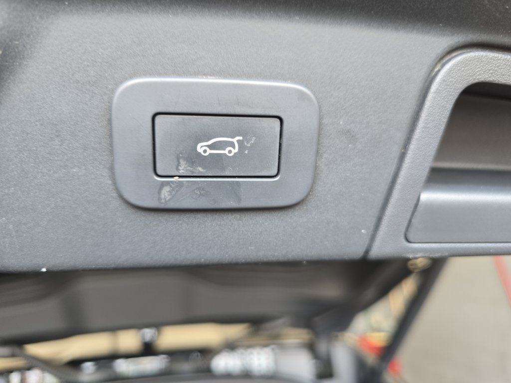 Certified 2026 Land Rover Range Rover Velar S AWD/4WD image 16