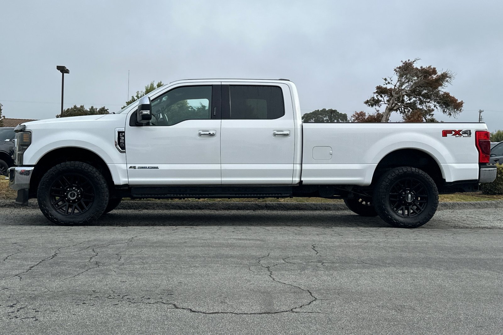 Used 2020 Ford F350 Lariat w/ Lariat Ultimate Package AWD/4WD image 2
