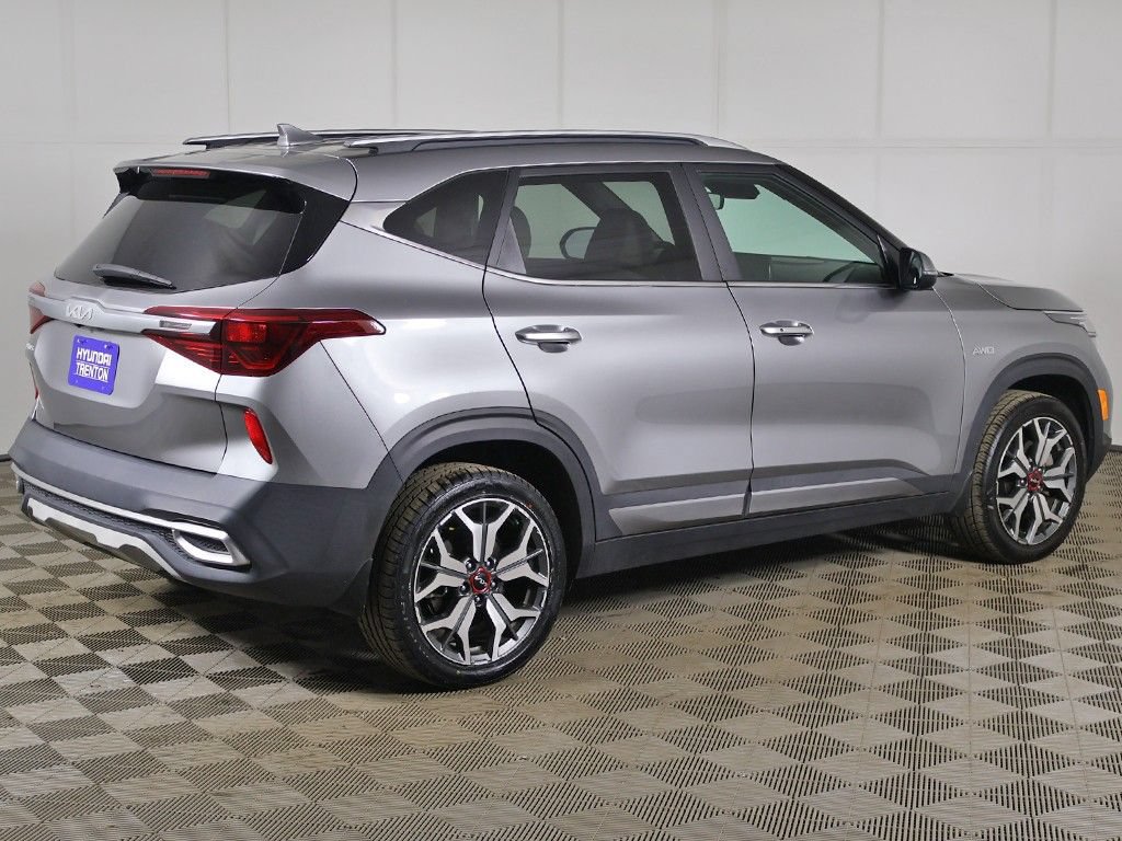 Used 2023 Kia Seltos SX w/ SX Sunroof Package AWD/4WD image 12
