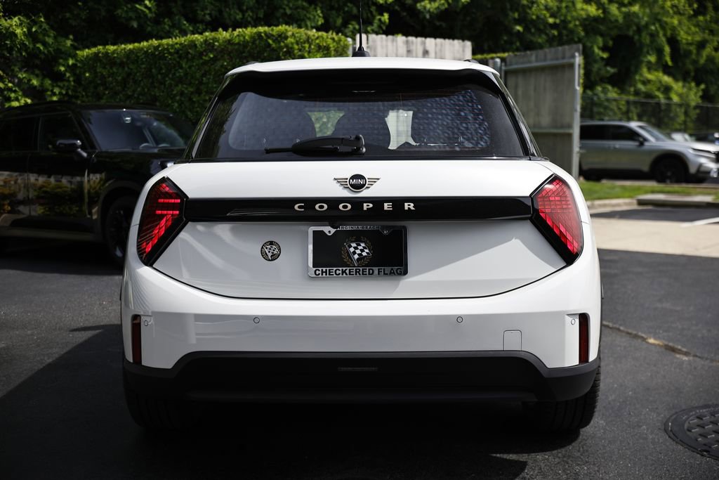 New 2026 MINI Cooper 4-Door Hardtop FWD image 10