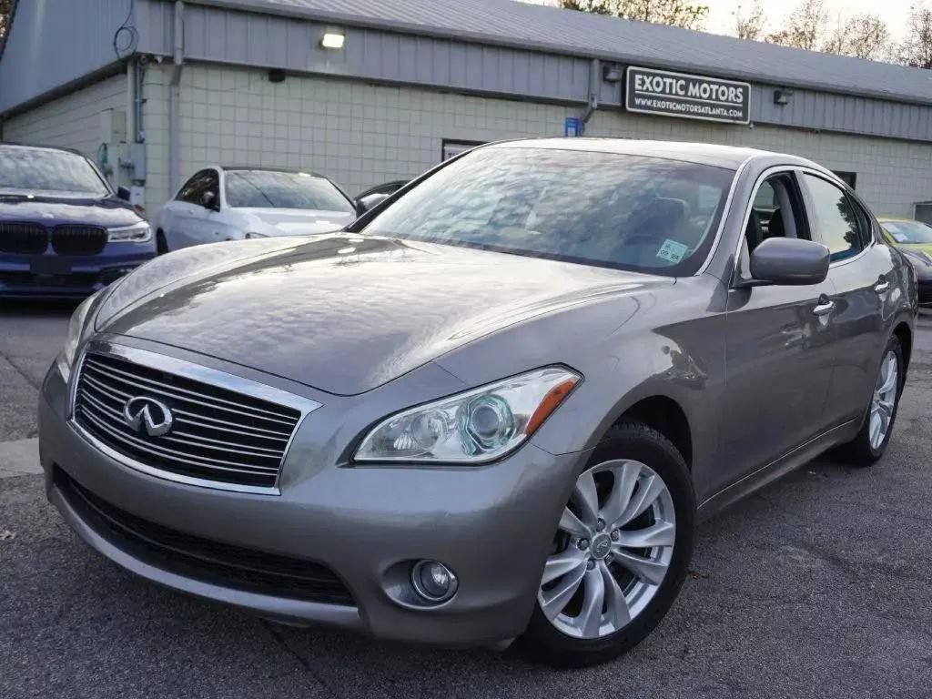 Used 2011 INFINITI M37 w/ Premium Pkg RWD image 2
