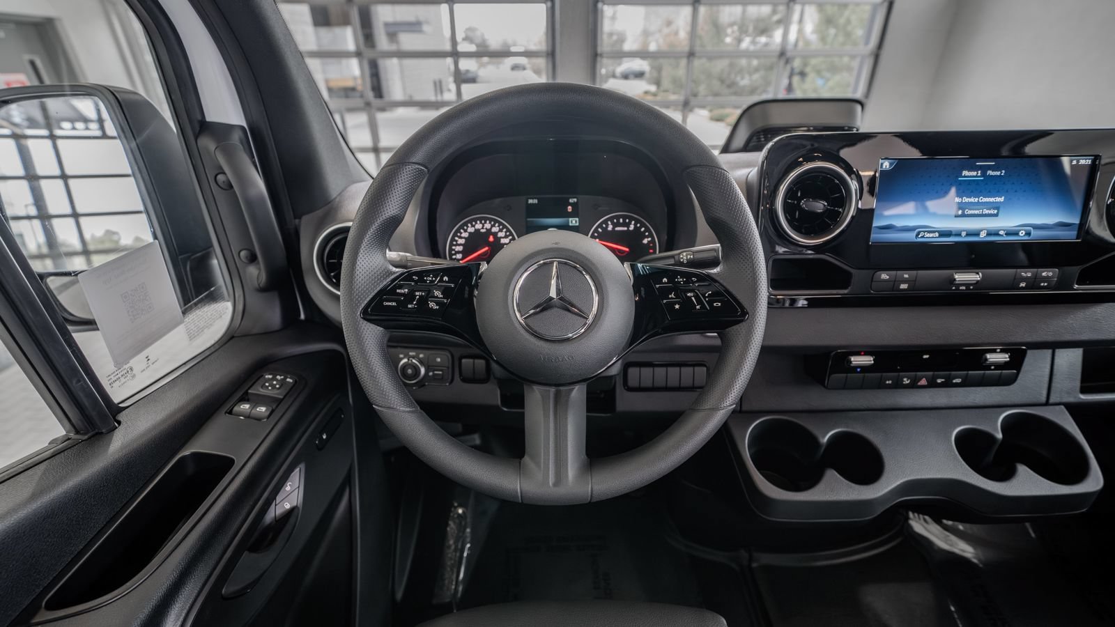 Used 2025 Mercedes-Benz Sprinter 2500 image 9