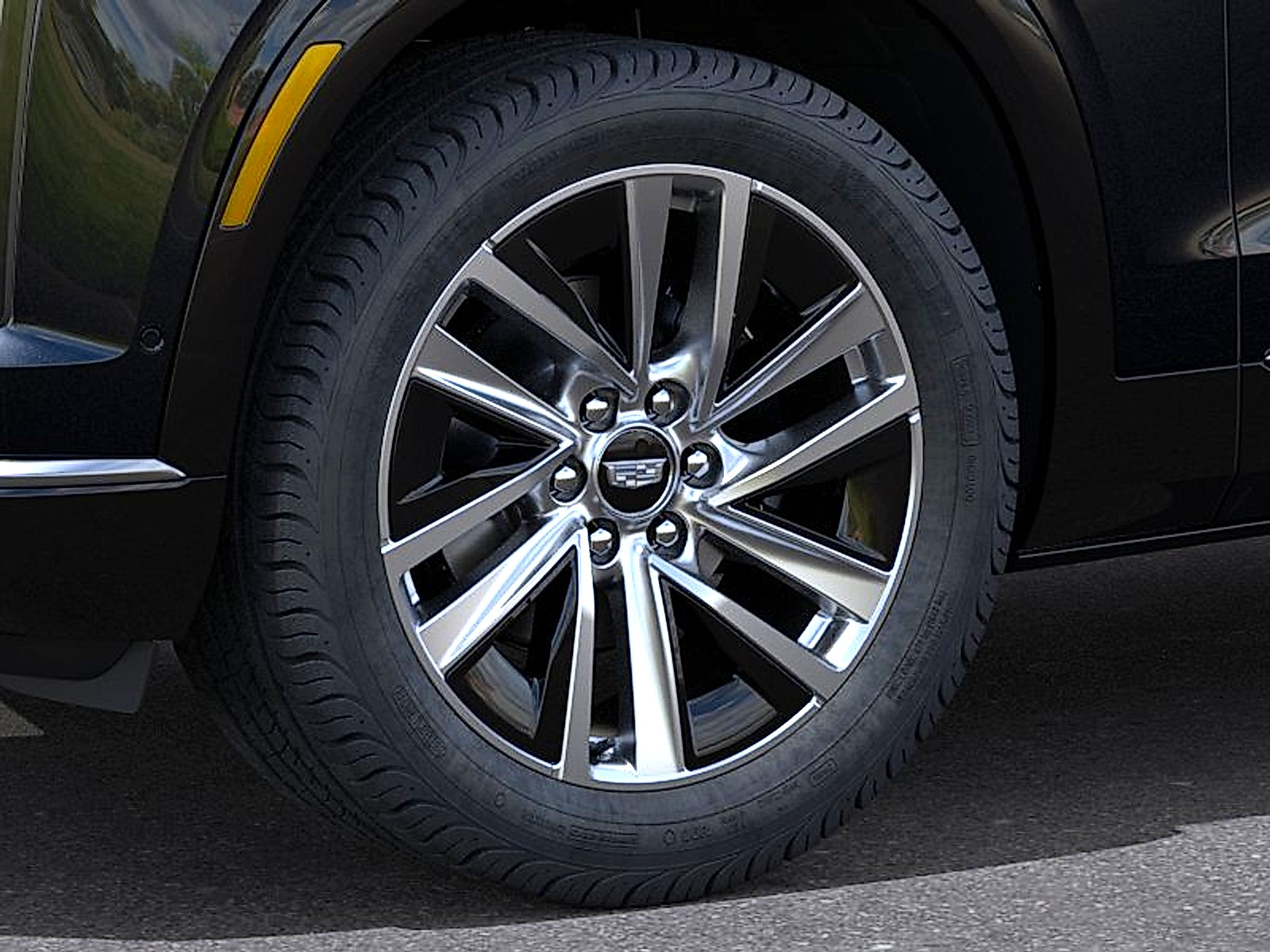 New 2027 Cadillac Vistiq Luxury w/ LPO, Trailering Package AWD/4WD image 9