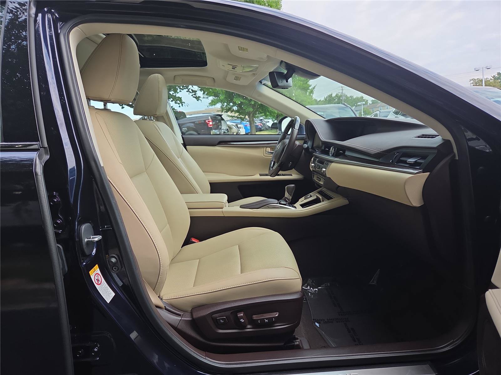 Used 2017 Lexus ES 350 w/ Navigation System Package FWD image 26