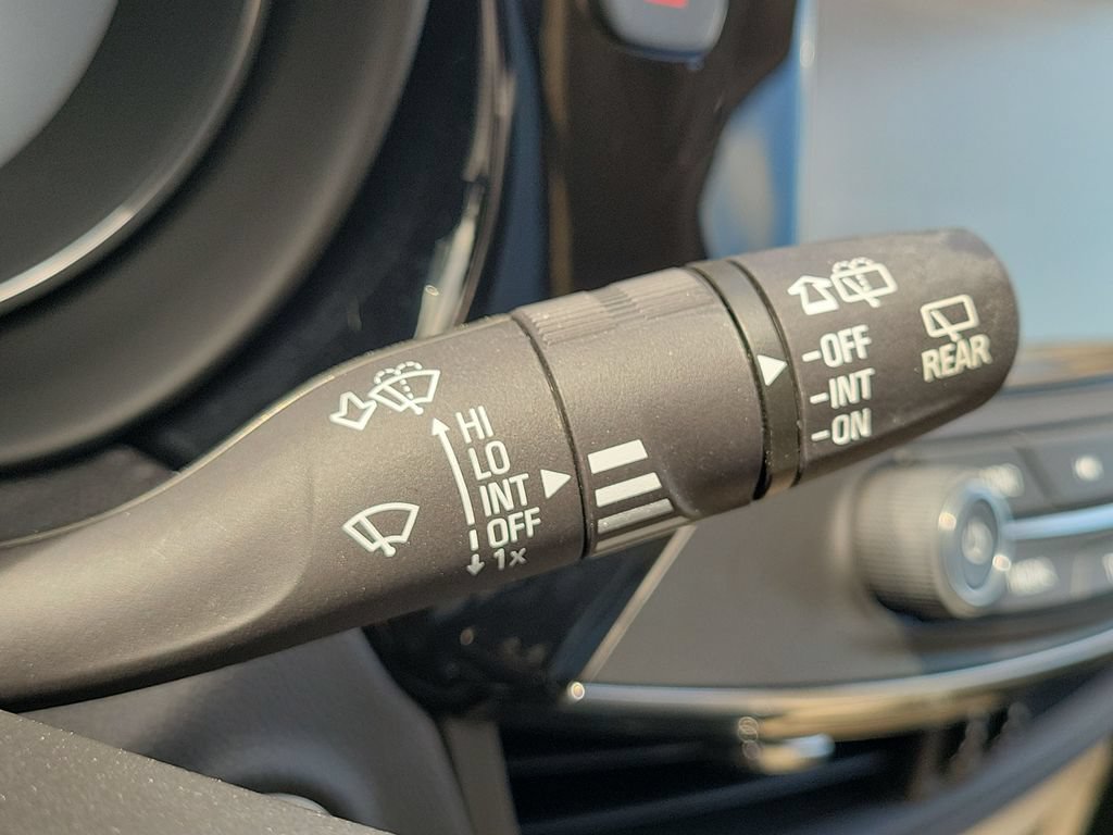 Used 2017 Buick Envision Essence FWD image 12
