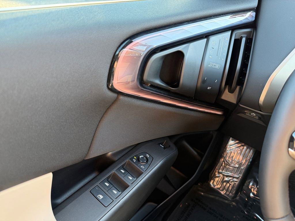 Certified 2025 BMW X3 xDrive30i w/ Premium Package image 28