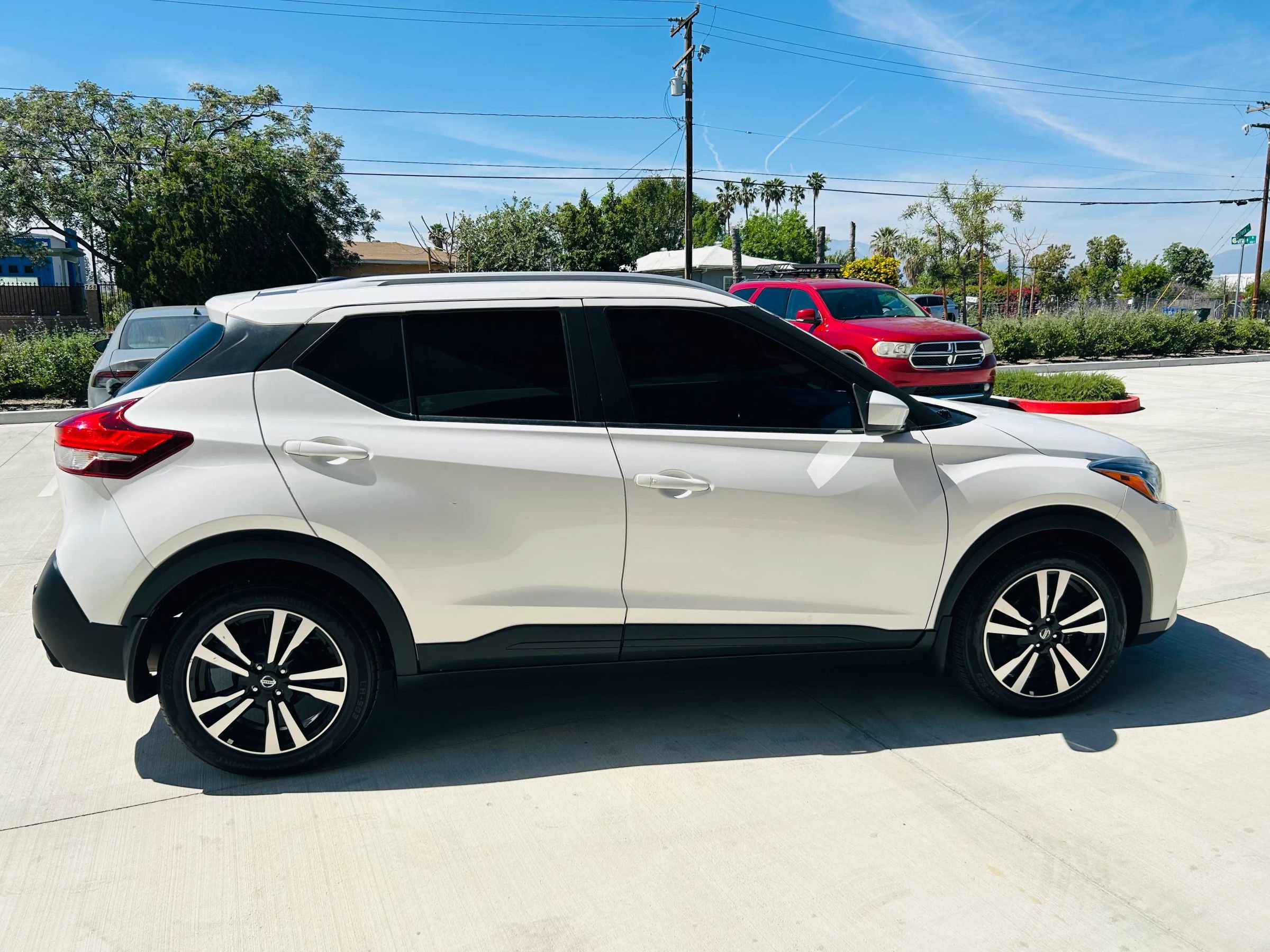 Used 2020 Nissan Kicks SV FWD image 16