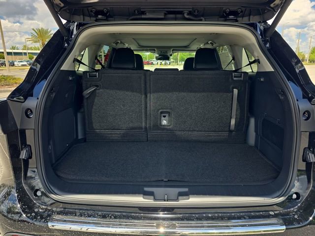 New 2026 Toyota Highlander Platinum AWD/4WD image 13