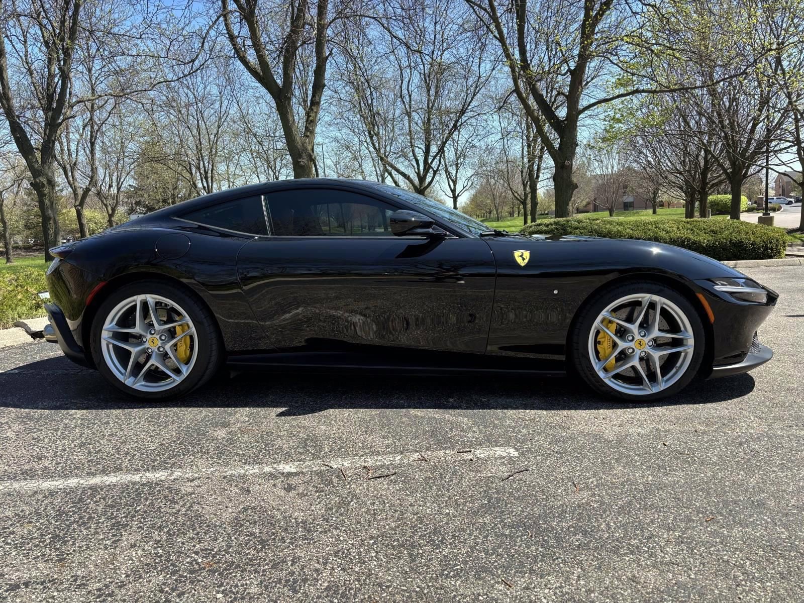 Used 2022 Ferrari Roma image 7