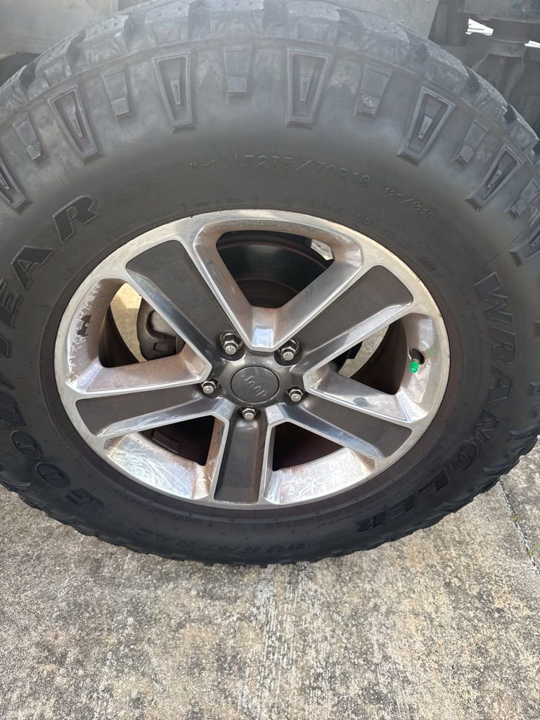 Used 2015 Jeep Wrangler Sport w/ Connectivity Group image 12