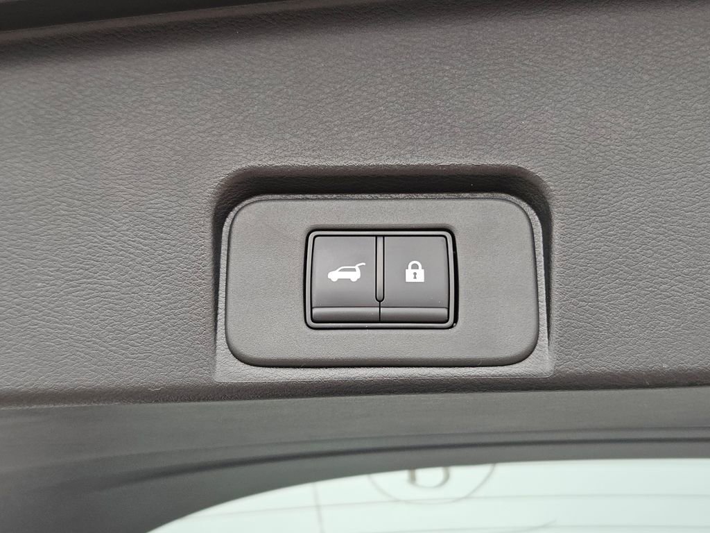 Certified 2026 Nissan Rogue SV image 32
