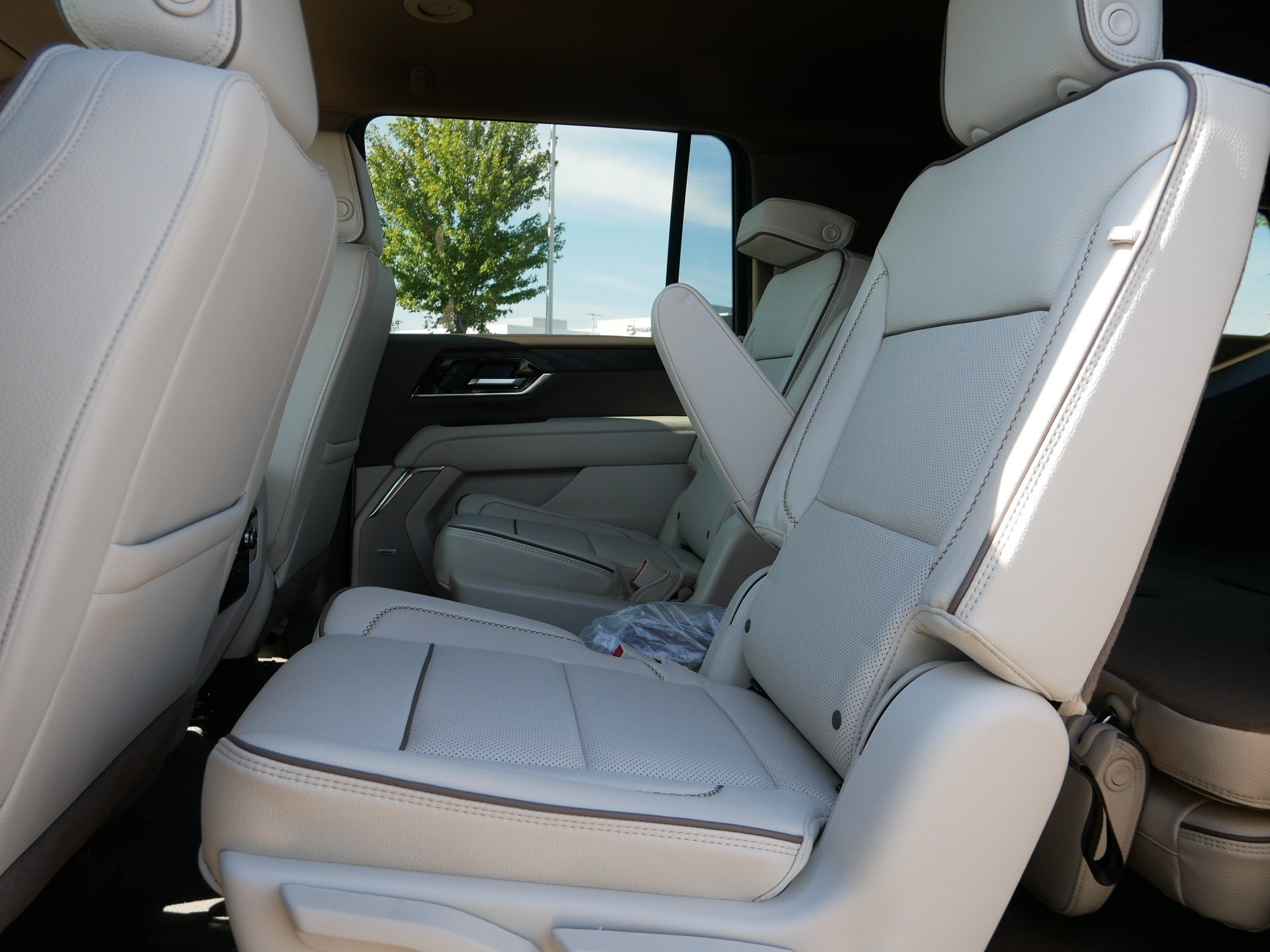 New 2026 GMC Yukon XL Denali AWD/4WD image 5