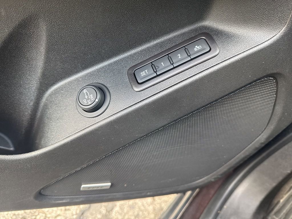 Used 2020 Chevrolet Equinox Premier AWD/4WD image 19