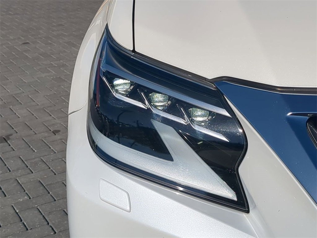 Used 2022 Lexus GX 460 Luxury w/ Sport Design Package image 11