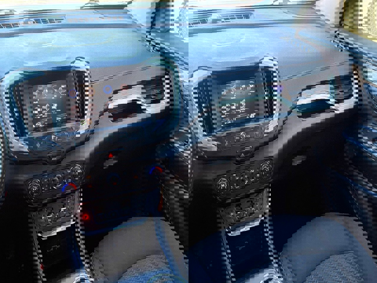 Used 2020 GMC Terrain SLE w/ Driver Convenience Package image 15