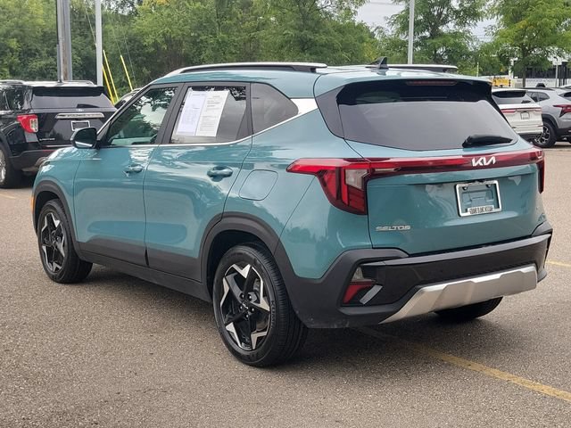 Used 2024 Kia Seltos EX AWD/4WD image 3