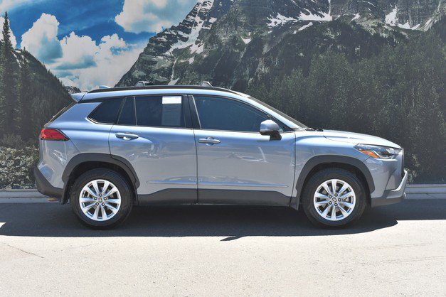 Certified 2023 Toyota Corolla Cross LE w/ Moonroof Package AWD/4WD image 2