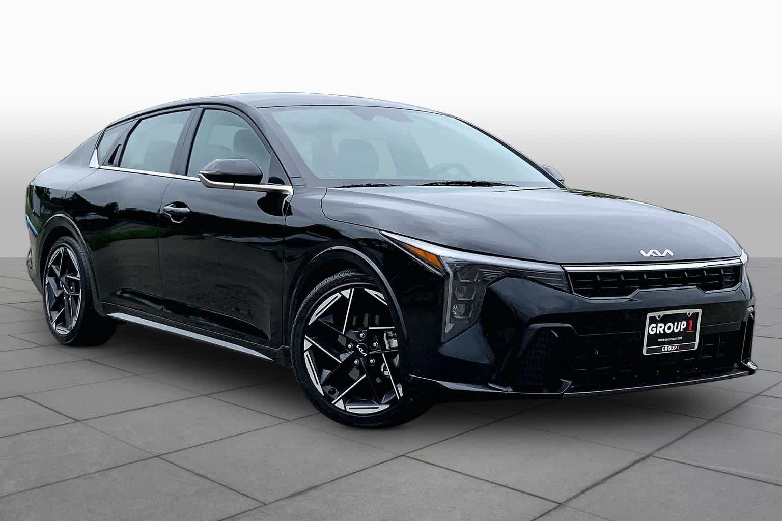Used 2025 Kia K4 EX w/ GT-Line Sunroof Package FWD image 4