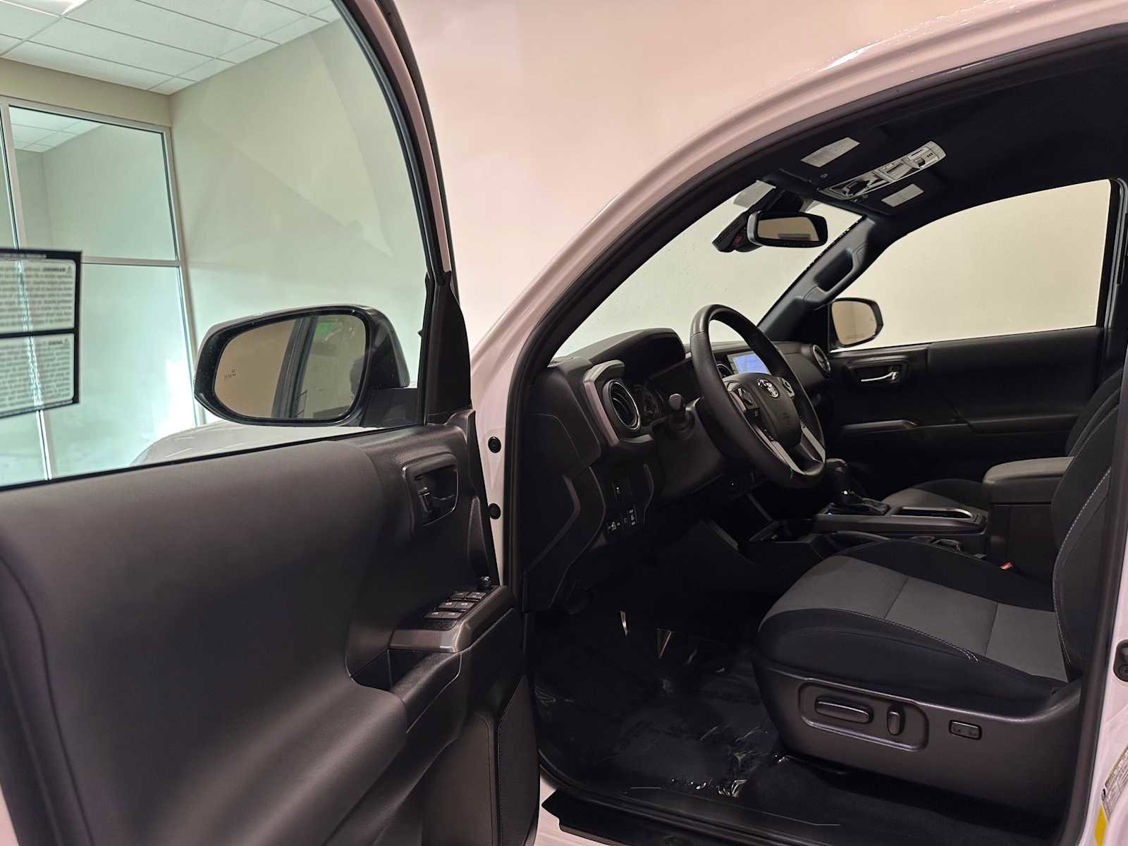 Certified 2023 Toyota Tacoma TRD Off-Road w/ Technology Package image 23