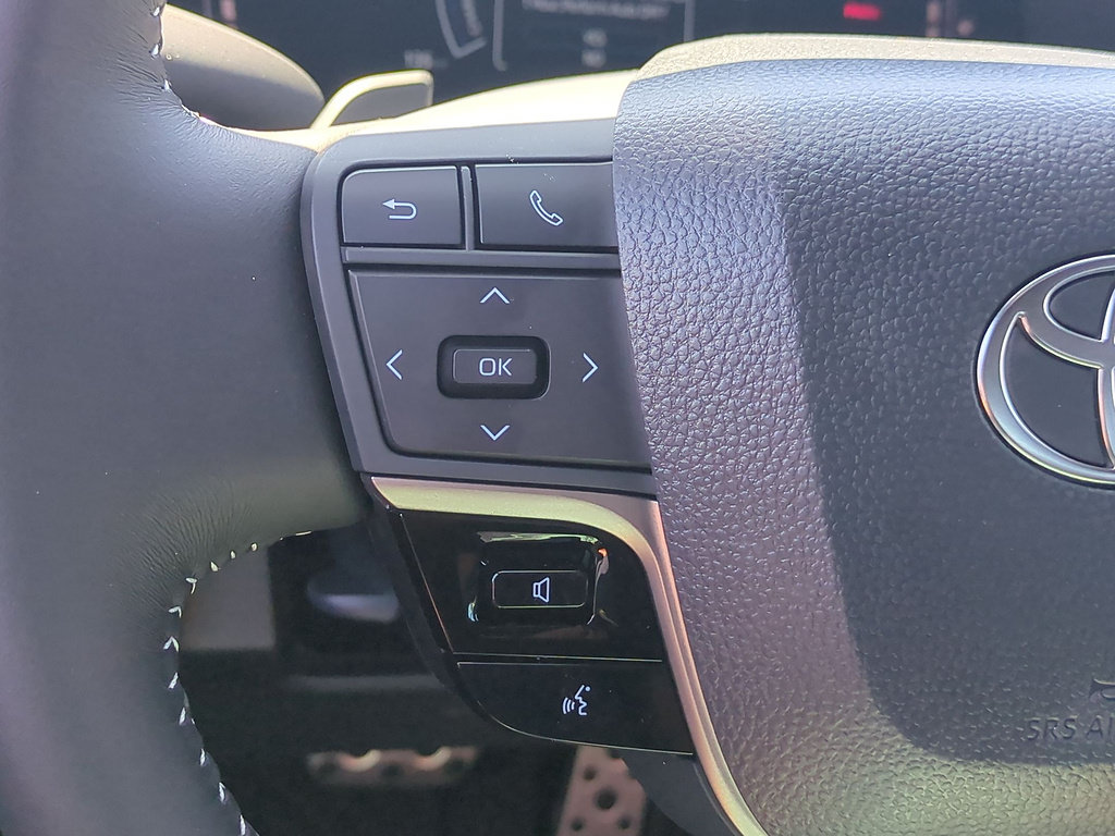 Used 2026 Toyota Camry SE FWD image 17