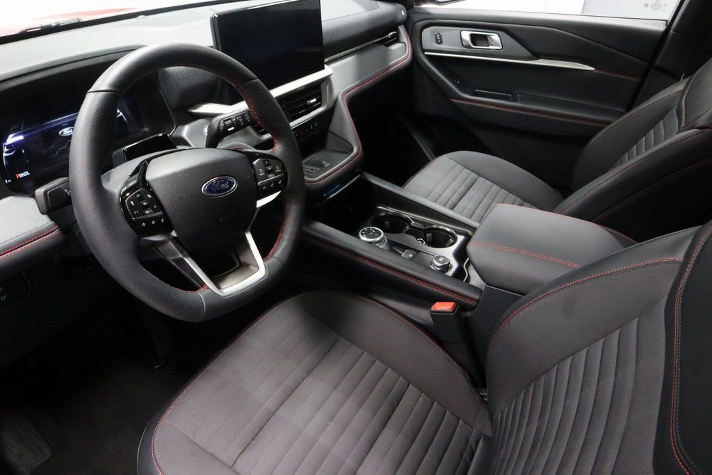 Certified 2025 Ford Explorer ST-Line w/ Premium Package image 23
