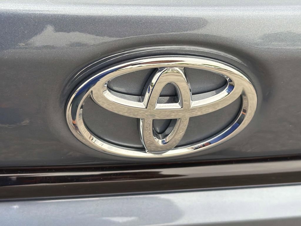 Used 2025 Toyota Corolla LE image 9