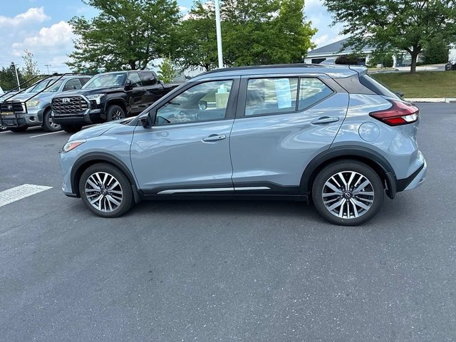 Used 2023 Nissan Kicks SR w/ SR Premium Package FWD image 14