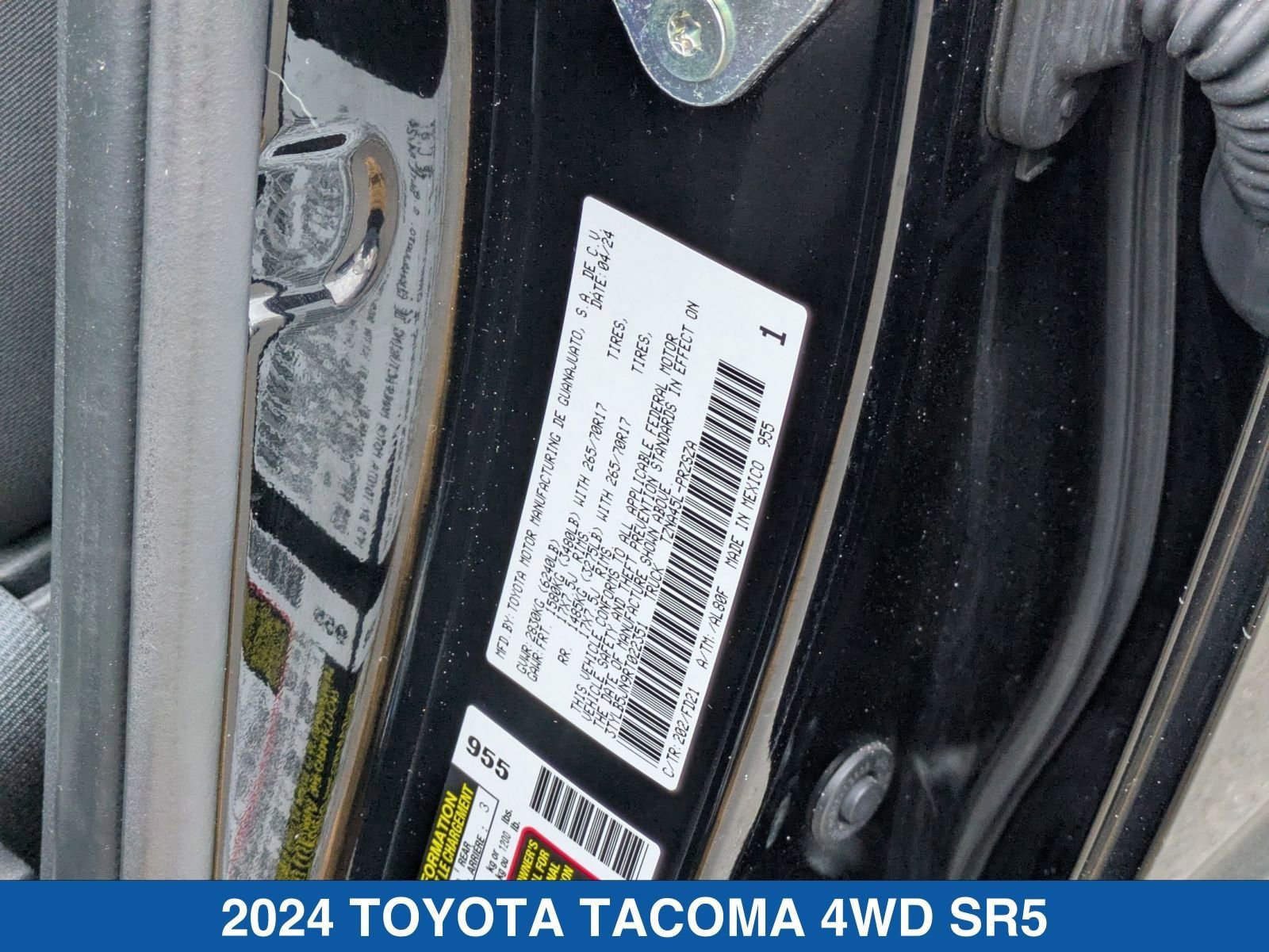 Used 2024 Toyota Tacoma TRD Off-Road AWD/4WD image 36