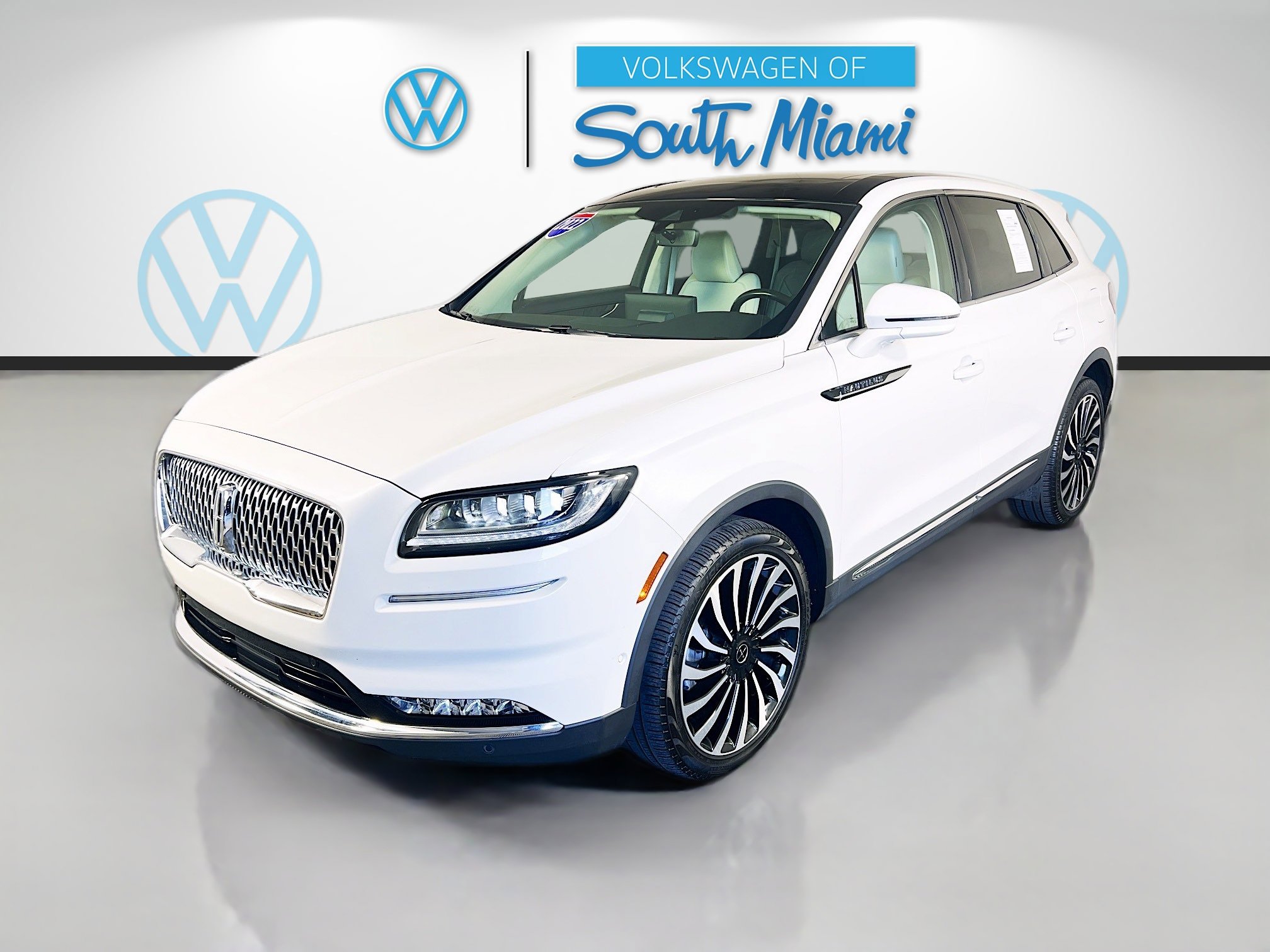 Used 2022 Lincoln Nautilus Black Label w/ Class II Trailer Tow Package AWD/4WD image 3