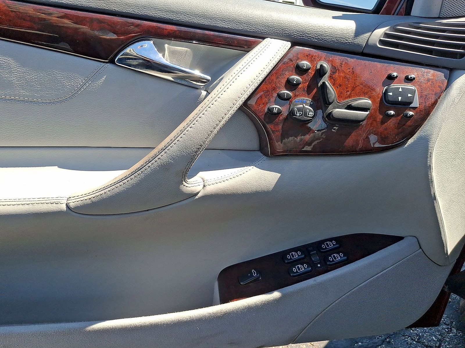 Used 2000 Mercedes-Benz CL 500 image 10