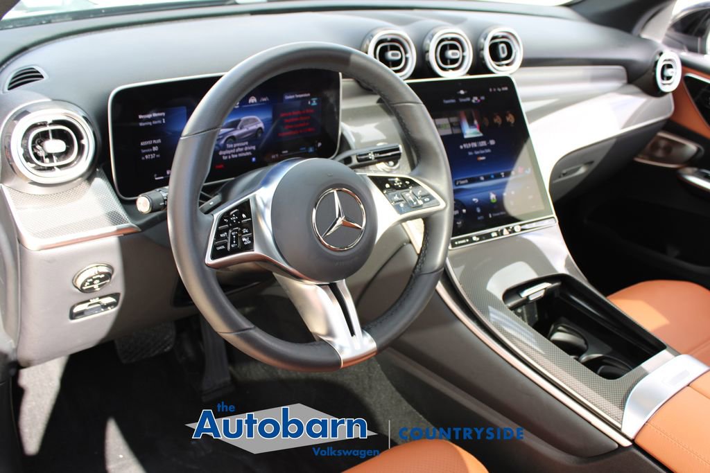 Used 2025 Mercedes-Benz GLC 300 4MATIC image 8