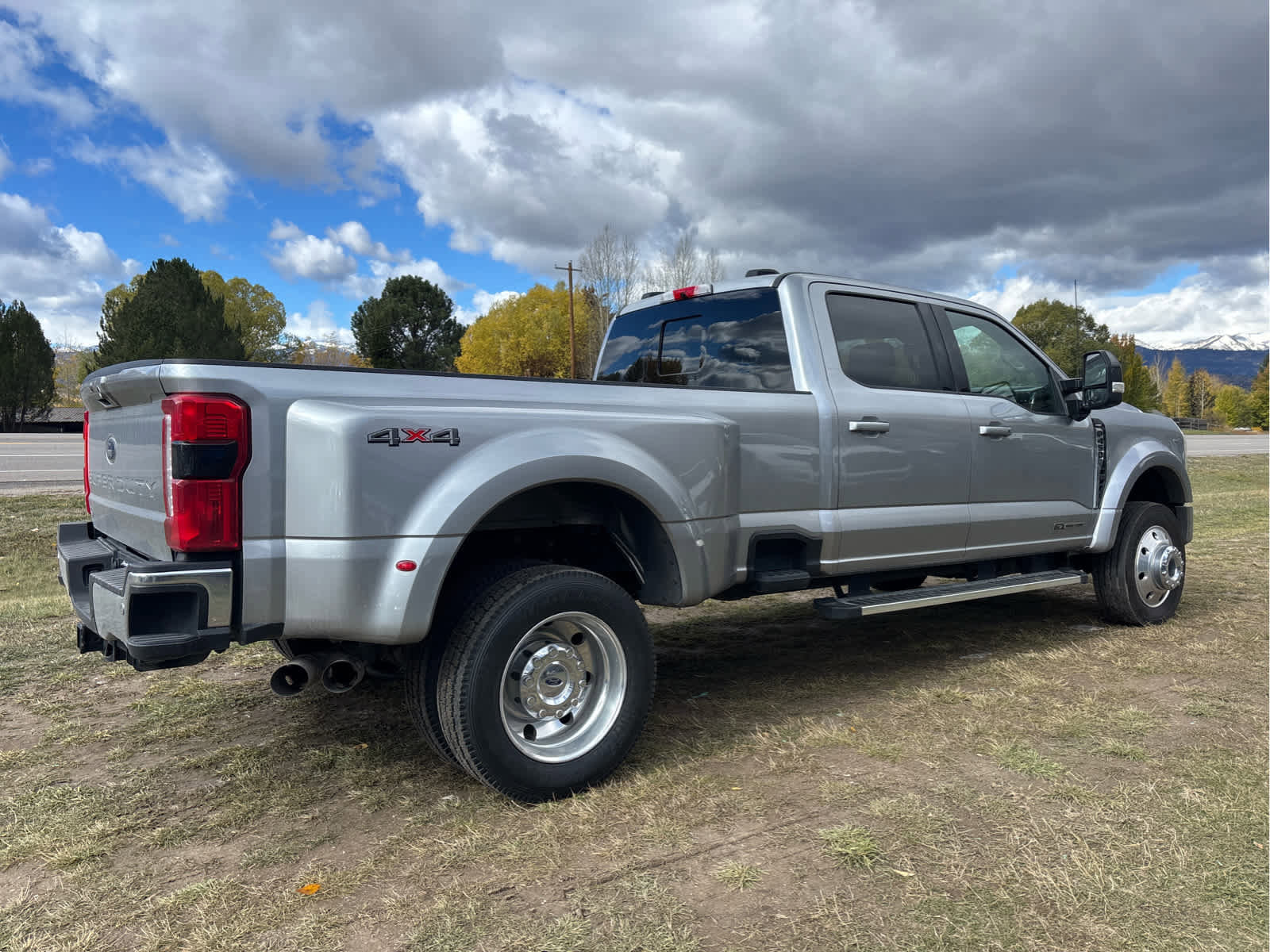 Used 2024 Ford F450 Lariat w/ Camper Package image 12
