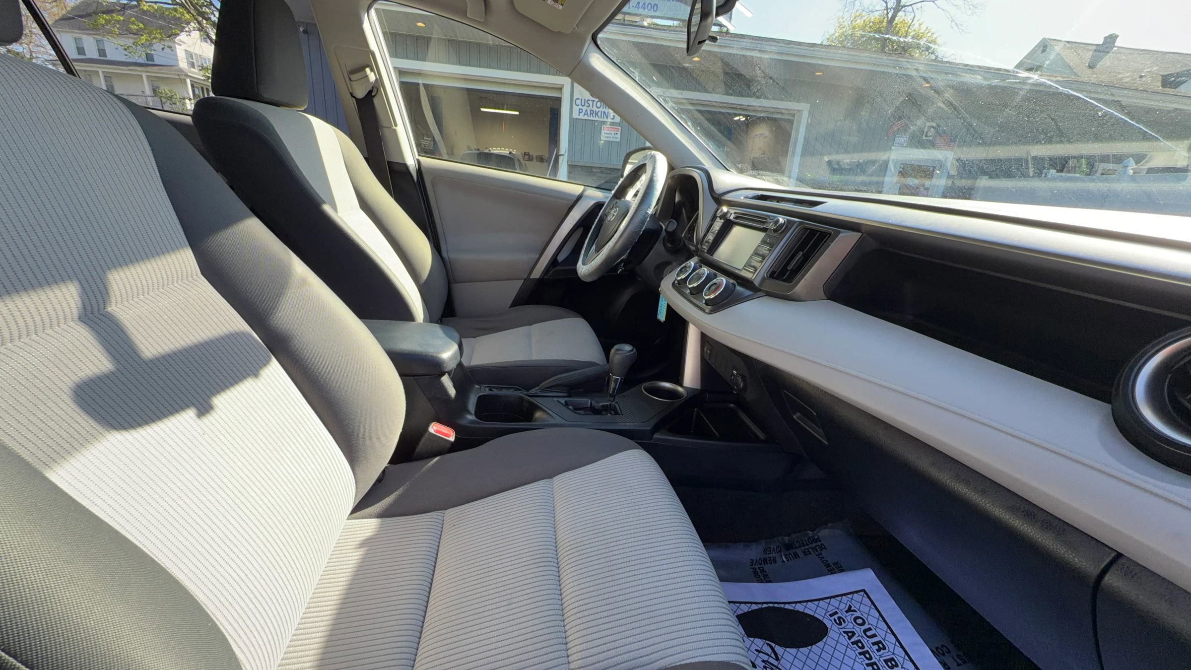 Used 2013 Toyota RAV4 LE AWD/4WD image 19