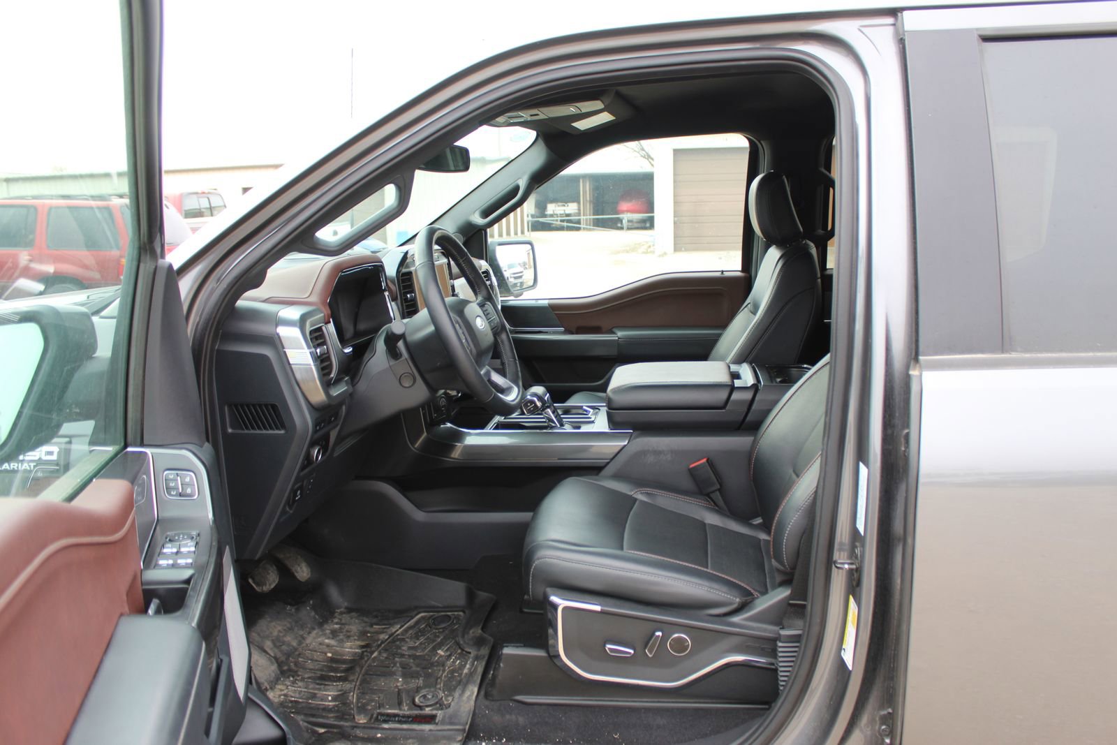 Used 2023 Ford F150 Lariat w/ Equipment Group 502A High image 9