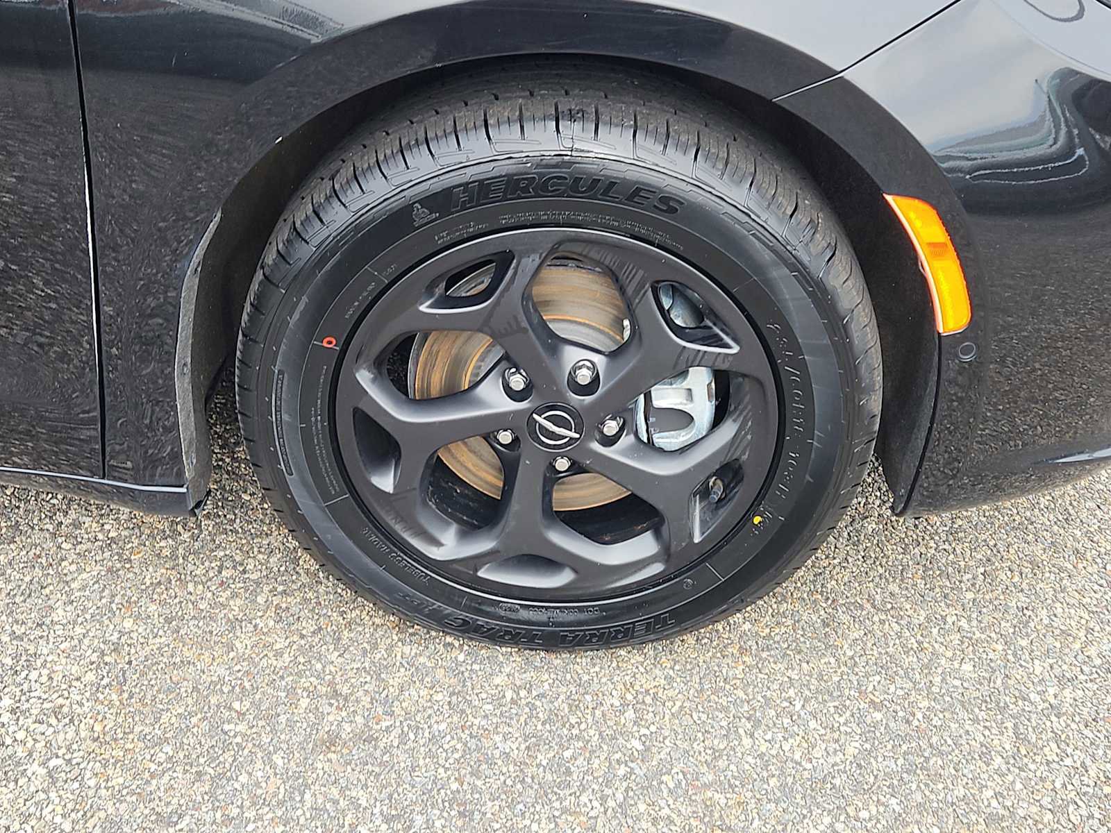 Used 2024 Chrysler Pacifica Premium image 10