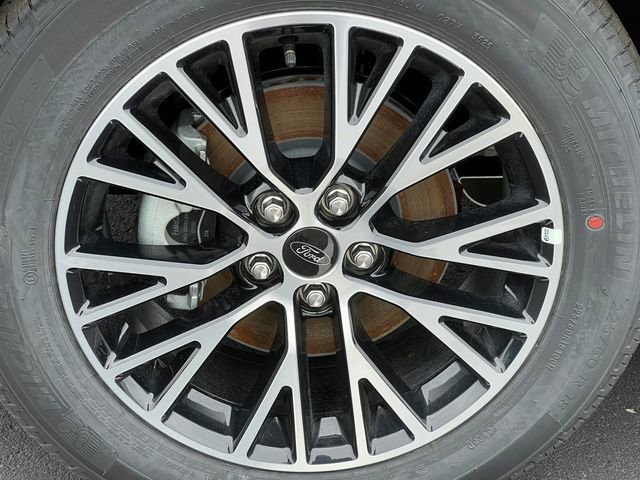 New 2026 Ford Escape SE w/ Class II Trailer Tow Package FWD image 36