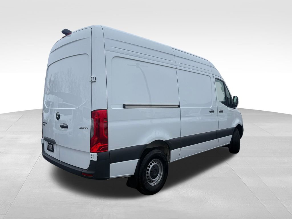 Used 2024 Mercedes-Benz Sprinter 2500 w/ Acoustic Package image 14