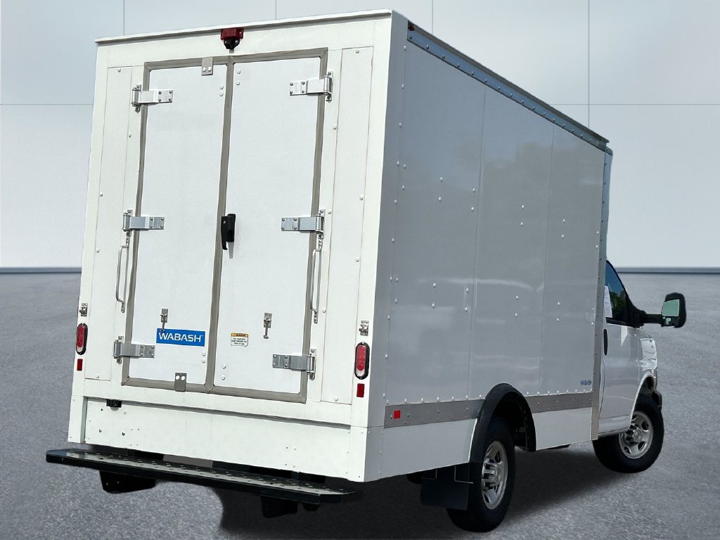 Used 2024 Chevrolet Express 3500 w/ Power Convenience Package RWD image 4